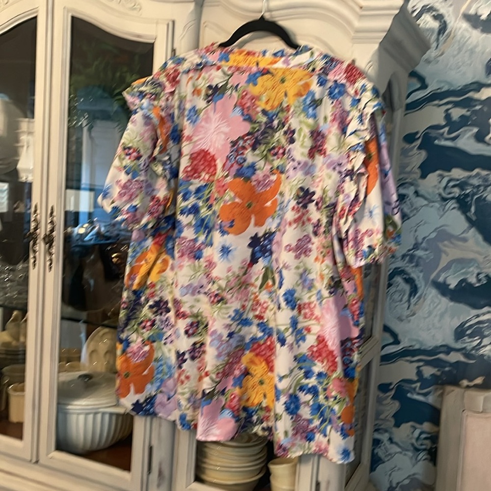 Entro women’s Floral Ruffled and Smocked Blouse Top 2X - Picture 4 of 7
